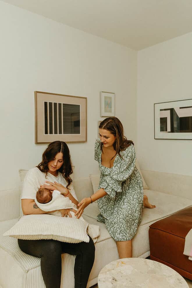 winnipeg lactation consultant who helps with breastfeeding support and lactation support help