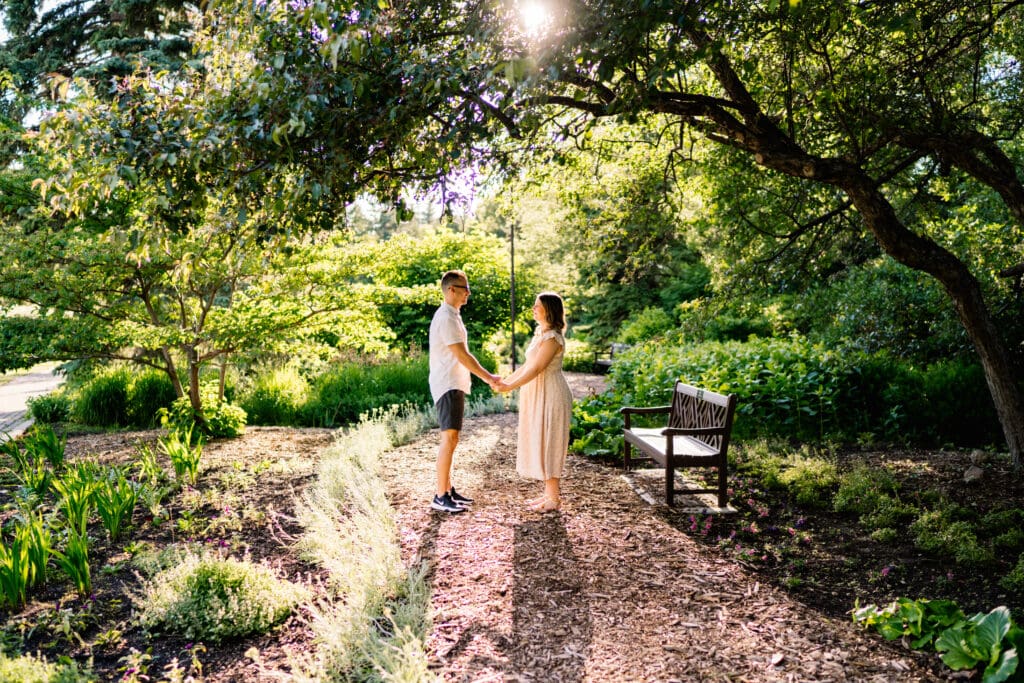 winnipeg assiniboine park maternity session with lifestyle maternity maternity photographer Kalina Denault