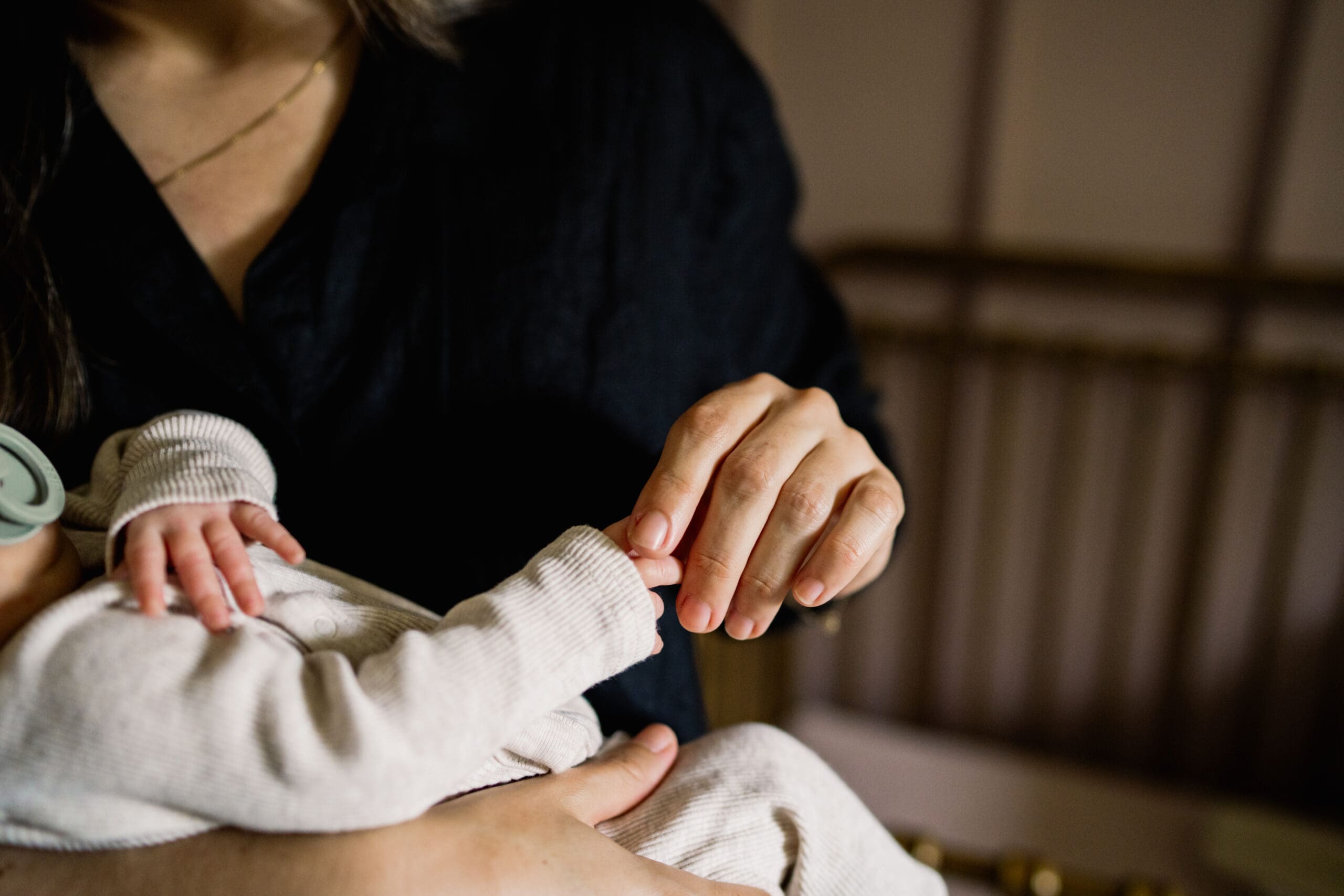 winnipeg newborn session and baby photoshoot in winnipeg in home