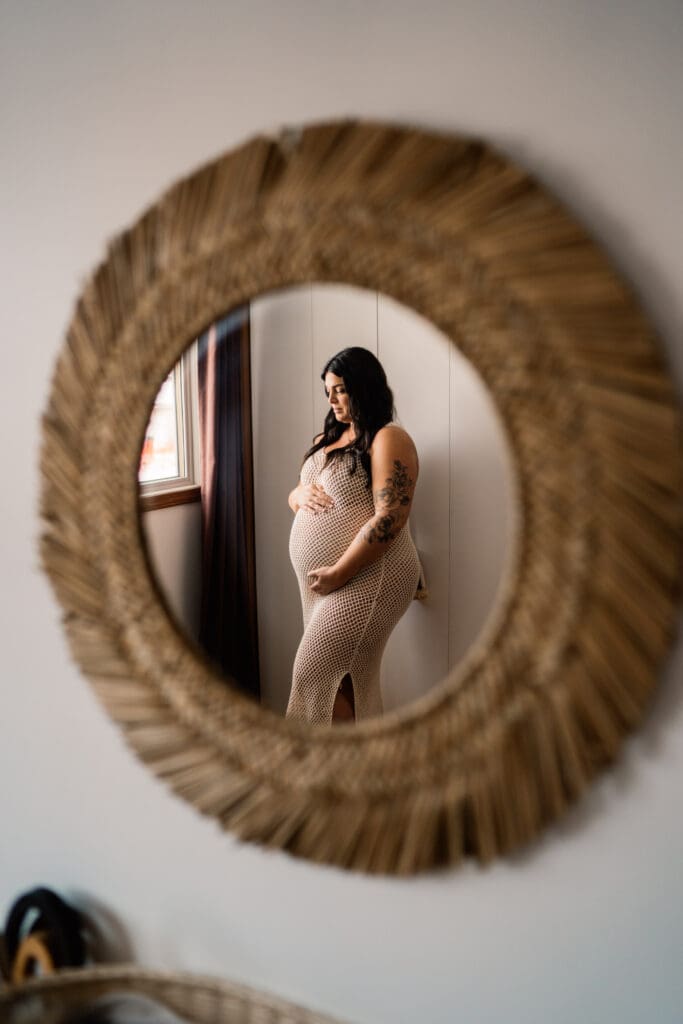 winnipeg maternity lifestyle photographer who captures in home maternity photoshoots