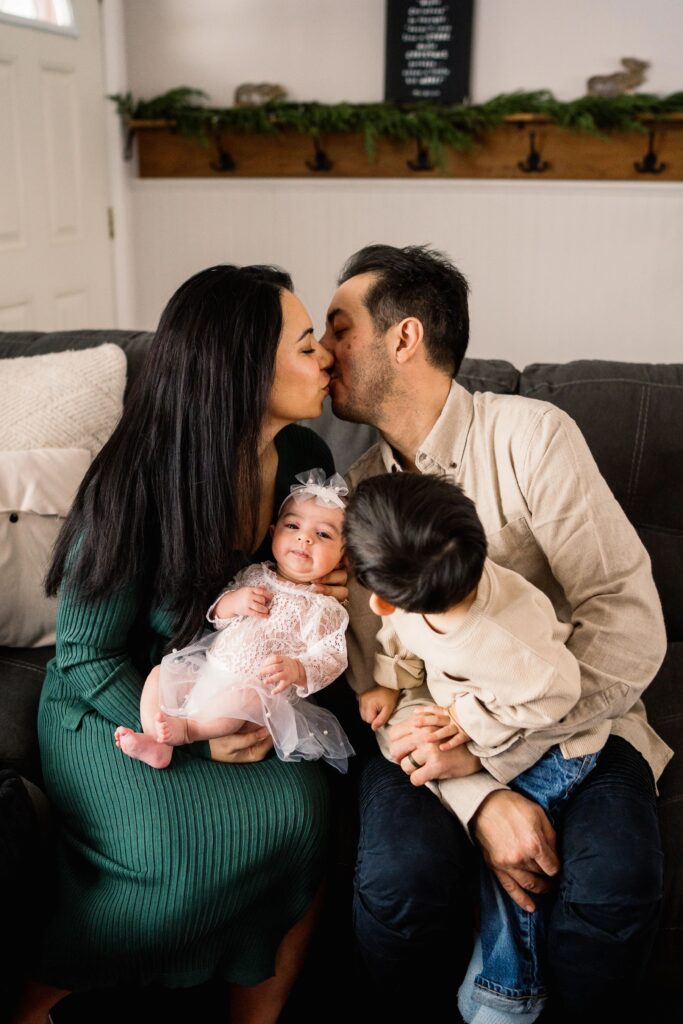 Winnipeg family photographer capturing cozy in home family moments