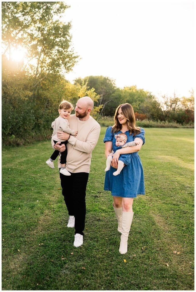 Winnipeg family photographer at Fraser Meadow Park in fall