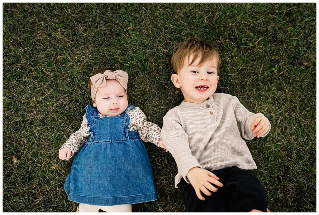 Winnipeg family photographer at Fraser Meadow Park in fall