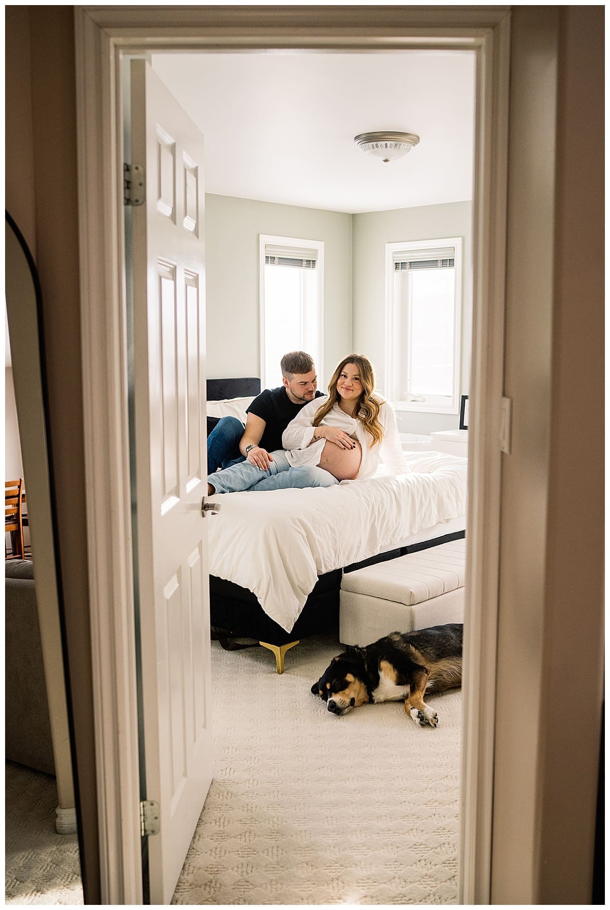 In home maternity session with Winnipeg maternity photographer